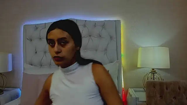 MiaLevitz online show from September 2025 11:10:01 AM