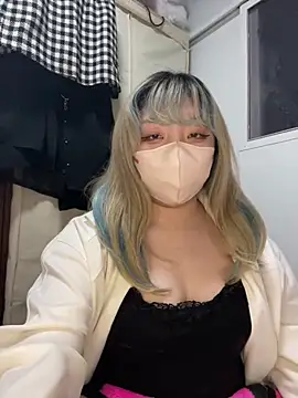 Snapshot of YUNA-yuna chatting on January 2025 12:21:01 PM YUNA-yuna online show from January 2025 12:21:01 PM