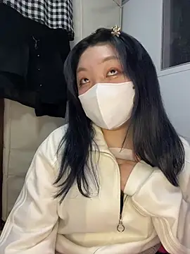 Snapshot of YUNA-yuna chatting on January 2025 01:00:02 PM YUNA-yuna online show from January 2025 01:00:02 PM