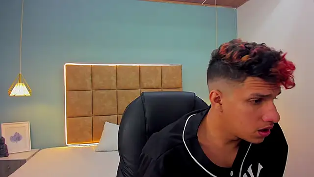 Snapshot of Jheidertwink chatting on September 2025 12:32:02 PM Jheidertwink online show from September 2025 12:32:02 PM