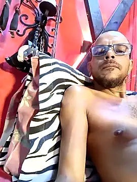 Snapshot of Charly_BC_Dirty chatting on December 2025 02:11:01 PM Charly BC Dirty online show from December 2025 02:11:01 PM