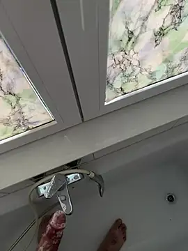 Snapshot of Loco42- chatting on December 2024 01:22:01 PM Loco42- online show from December 2024 01:22:01 PM