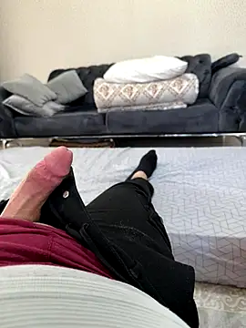 Snapshot of Loco42- chatting on November 2025 06:01:01 AM Loco42- online show from November 2025 06:01:01 AM