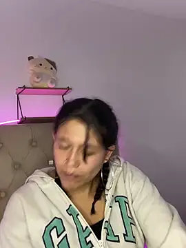 Snapshot of mariana_21x chatting on February 2025 01:38:02 PM mariana 21x online show from February 2025 01:38:02 PM