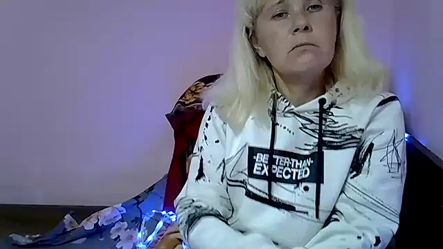 Snapshot of sakura_blonde chatting on December 2024 09:19:01 PM sakura blonde online show from December 2024 09:19:01 PM