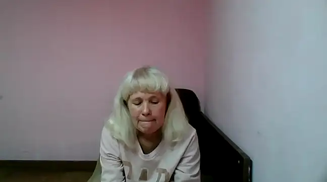 Snapshot of sakura_blonde chatting on February 2025 08:45:02 PM sakura blonde online show from February 2025 08:45:02 PM