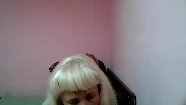 Snapshot of sakura_blonde chatting on February 2025 05:37:01 PM sakura blonde online show from February 2025 05:37:01 PM