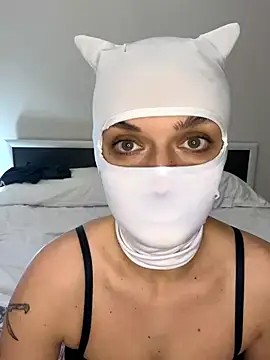 Snapshot of Nikki_Hoee chatting on November 2025 09:58:01 PM Nikki Hoee online show from November 2025 09:58:01 PM