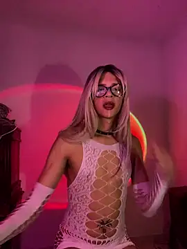 thalia dyson online show from March 2025 04:40:02 AM