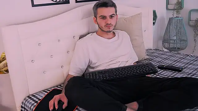 Devin Jay online show from January 2025 04:48:01 PM