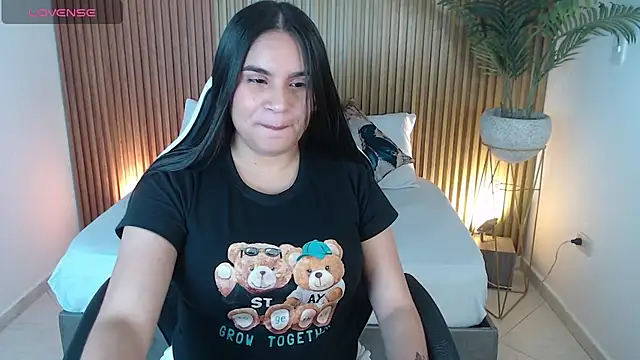 maite saens  online show from January 2025 02:20:01 AM
