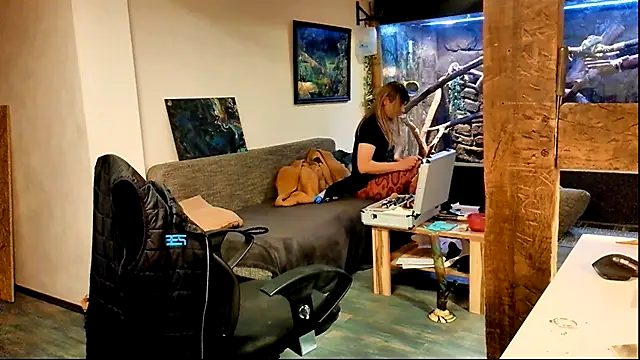 Snapshot of DYasmin69 chatting on October 2025 06:39:01 PM DYasmin69 online show from October 2025 06:39:01 PM