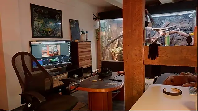 Snapshot of DYasmin69 chatting on October 2025 12:00:02 PM DYasmin69 online show from October 2025 12:00:02 PM