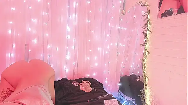 Snapshot of NattSumi chatting on February 2025 09:43:02 AM NattSumi online show from February 2025 09:43:02 AM