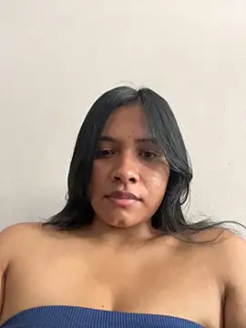 Ninabrunette18 online show from December 2024 04:30:01 PM