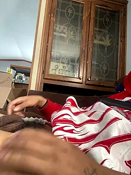 ivogih online show from December 2025 07:43:01 PM