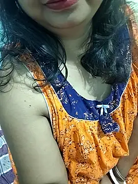 Snapshot of _MilkyBar chatting on November 2025 12:57:02 AM MilkyBar online show from November 2025 12:57:02 AM