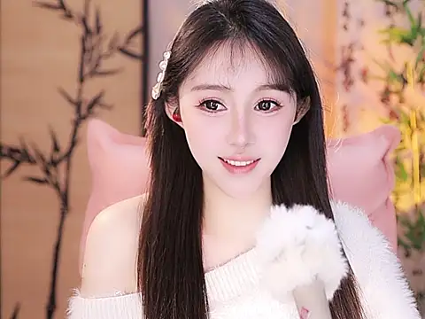 Summer-Momo online show from January 2025 01:05:02 PM