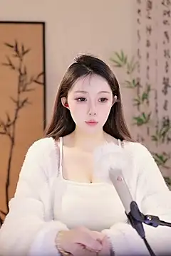 Summer-Momo online show from March 2025 06:17:02 AM