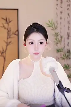 Summer-Momo online show from March 2025 07:21:02 AM