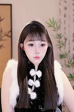 Summer-Momo online show from March 2025 07:37:02 AM