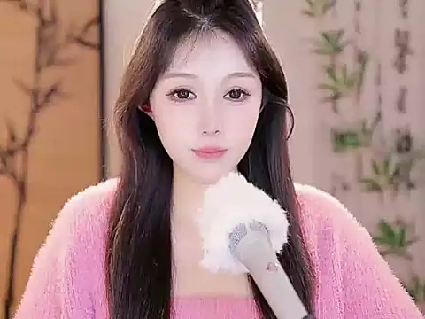 Summer-Momo online show from March 2025 09:23:02 AM