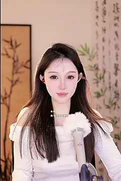 Summer-Momo online show from March 2025 12:56:02 PM