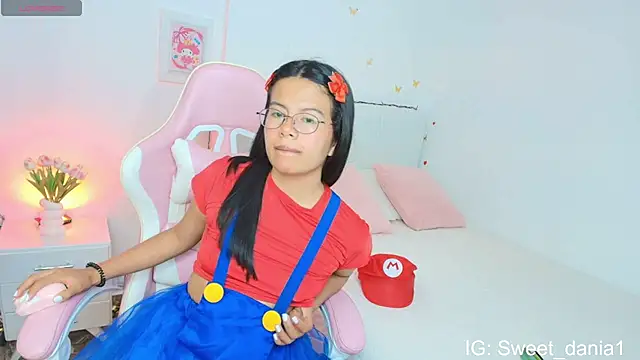 sweet dania  online show from October 2025 04:33:01 AM