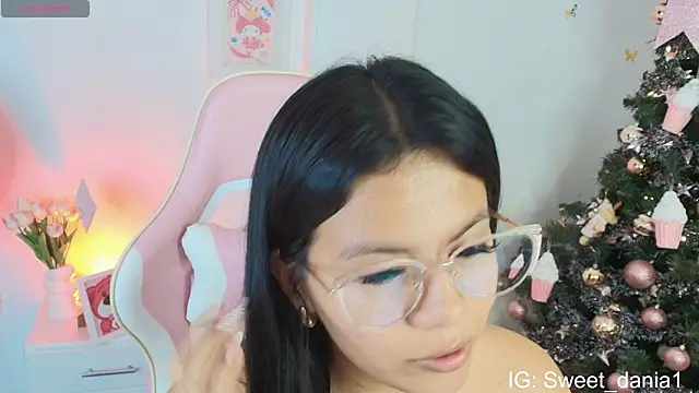 sweet dania  online show from December 2025 03:46:02 AM