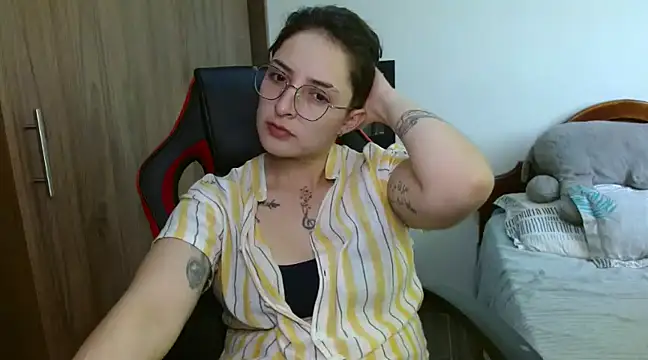 Snapshot of alex_parker07 chatting on January 2025 08:54:01 PM alex parker07 online show from January 2025 08:54:01 PM