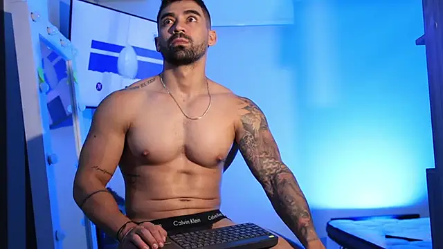 soymike1  online show from February 2025 08:56:01 PM
