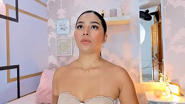 Snapshot of CharlotteGraay chatting on November 2025 07:29:02 PM CharlotteGraay online show from November 2025 07:29:02 PM