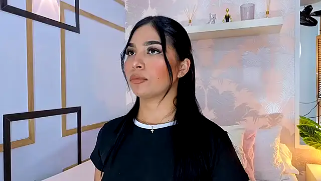 Snapshot of CharlotteGraay chatting on November 2025 07:49:02 PM CharlotteGraay online show from November 2025 07:49:02 PM