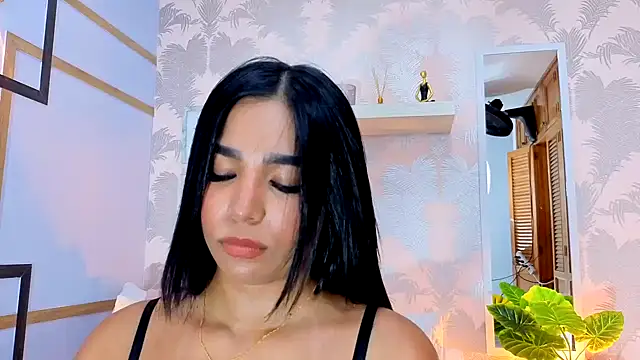 Snapshot of CharlotteGraay chatting on December 2025 07:53:02 PM CharlotteGraay online show from December 2025 07:53:02 PM