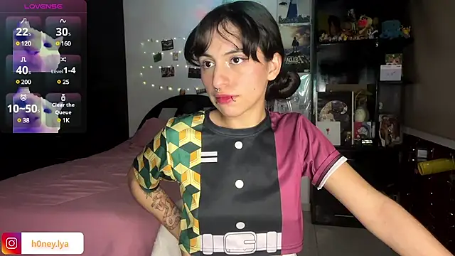 Snapshot of B0nnie_H0ney chatting on January 2025 11:29:01 PM B0nnie H0ney online show from January 2025 11:29:01 PM