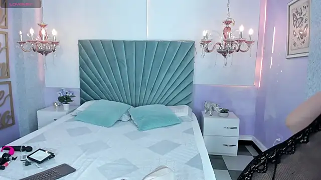 Snapshot of Aitana_Hilton_ chatting on September 2025 11:55:01 AM Aitana Hilton online show from September 2025 11:55:01 AM