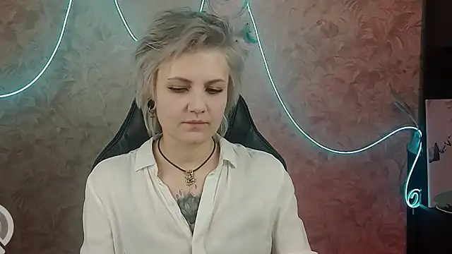 Snapshot of EvaBrownie chatting on January 2025 02:46:02 PM EvaBrownie online show from January 2025 02:46:02 PM