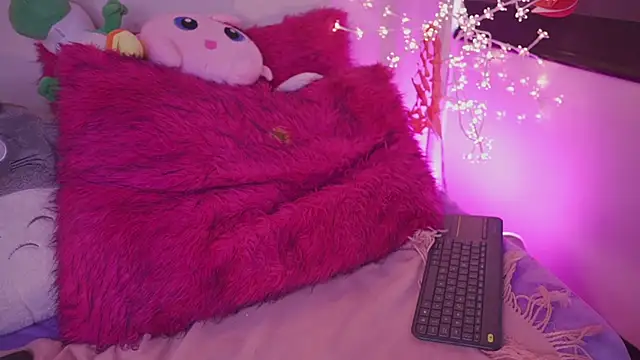 emma soffia  online show from February 2025 08:58:02 PM
