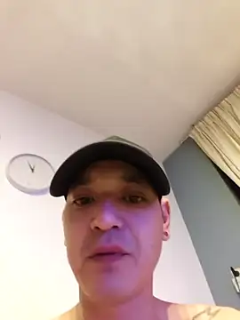 Thomaszz3 online show from December 2025 12:08:01 AM