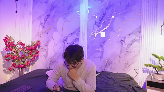 vanilla hot online show from December 2025 08:49:02 PM