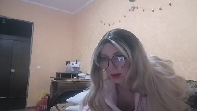 LilianaStrey online show from January 2025 03:14:02 PM