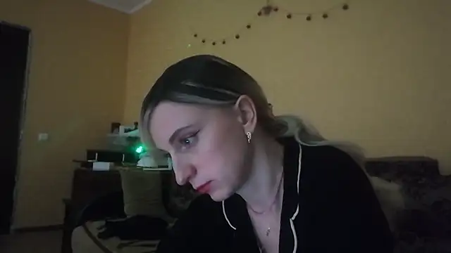 LilianaStrey online show from January 2025 10:02:01 PM