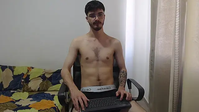 Aleex Miller online show from December 2025 09:11:02 PM