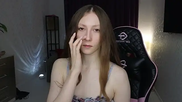 Snapshot of Sweeet_Lilit chatting on December 2025 07:53:01 PM Sweeet Lilit online show from December 2025 07:53:01 PM