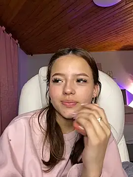 Snapshot of Sofia18_pinkk chatting on February 2025 01:24:01 AM Sofia18 pinkk online show from February 2025 01:24:01 AM