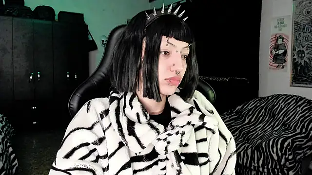 Snapshot of roxy_toxic chatting on December 2025 01:54:02 AM roxy toxic online show from December 2025 01:54:02 AM