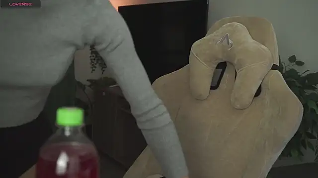 Snapshot of DakotaaJohnnson chatting on October 2025 11:54:01 AM DakotaaJohnnson online show from October 2025 11:54:01 AM