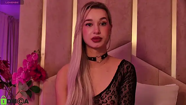 Snapshot of MaeveDream chatting on November 2025 07:26:01 PM MaeveDream online show from November 2025 07:26:01 PM