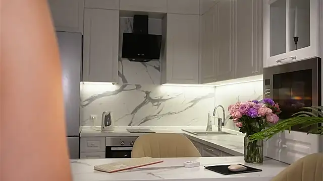 Snapshot of Sofa_01 chatting on November 2025 01:11:01 PM Sofa 01 online show from November 2025 01:11:01 PM