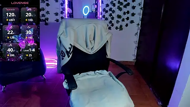 Snapshot of saray__jones chatting on November 2025 03:07:02 PM saray jones online show from November 2025 03:07:02 PM